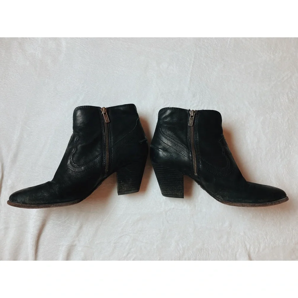 Frye Reina Western Bootie Women’s Size 8.5 in Black with Pointed Toe - Picture 5 of 8